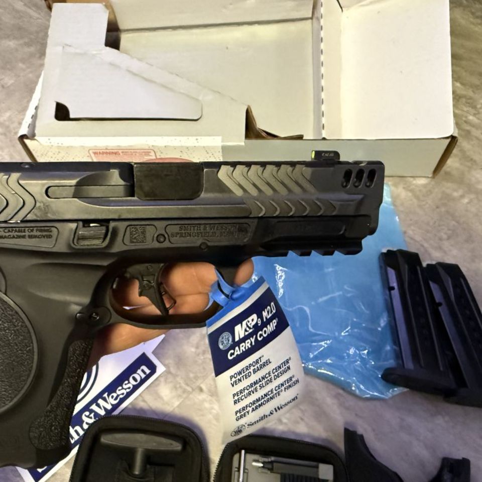 Image 2 - S&W M&P9 carry comp