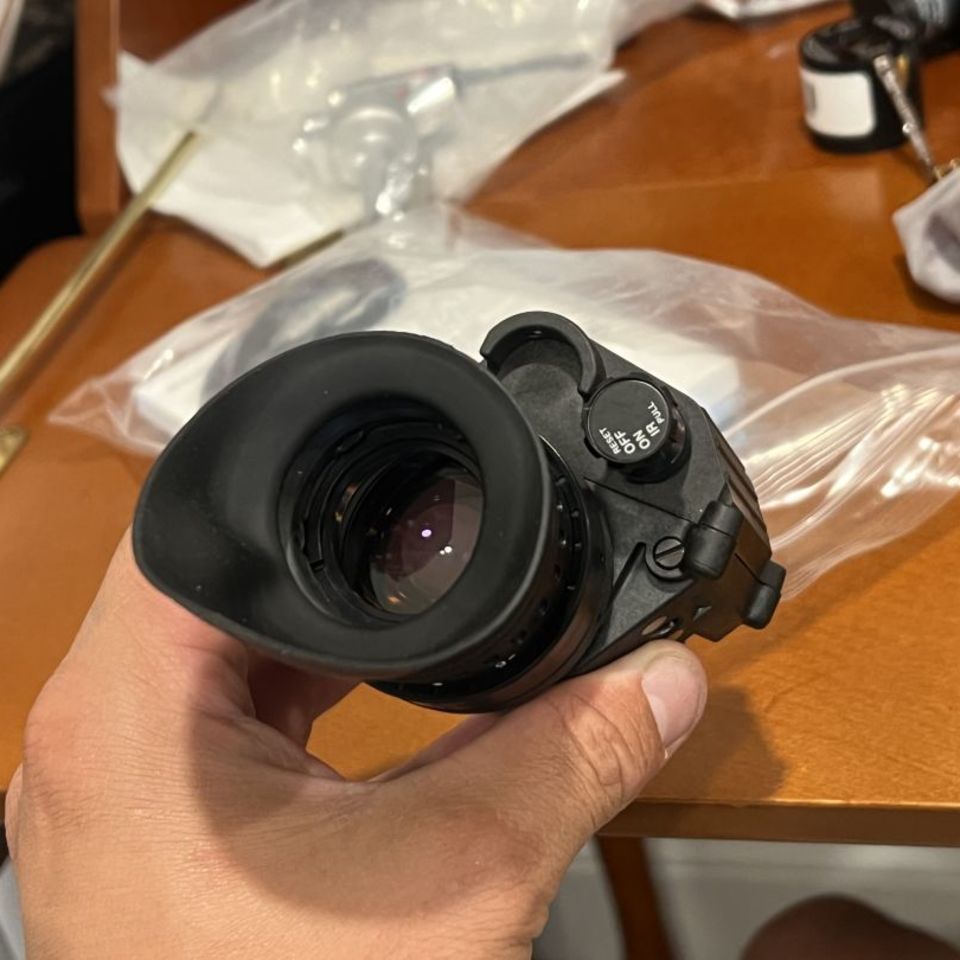 Image 2 - Selling Pvs14 or duels 