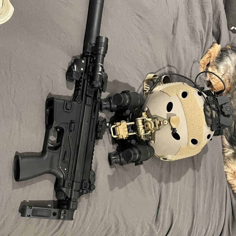 Image 1 - Quads, duels, Pvs14 