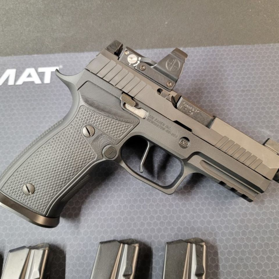 Image 3 - P320 AXG Pro Carry