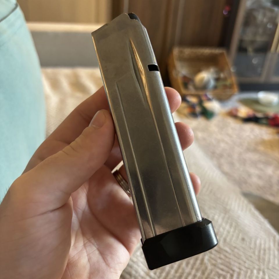 Image 2 - Kimber 2011 .45 13rd Magazine