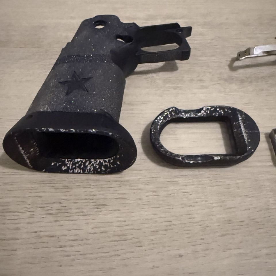 Image 2 - Staccato Gen 2 Grip + stuff 