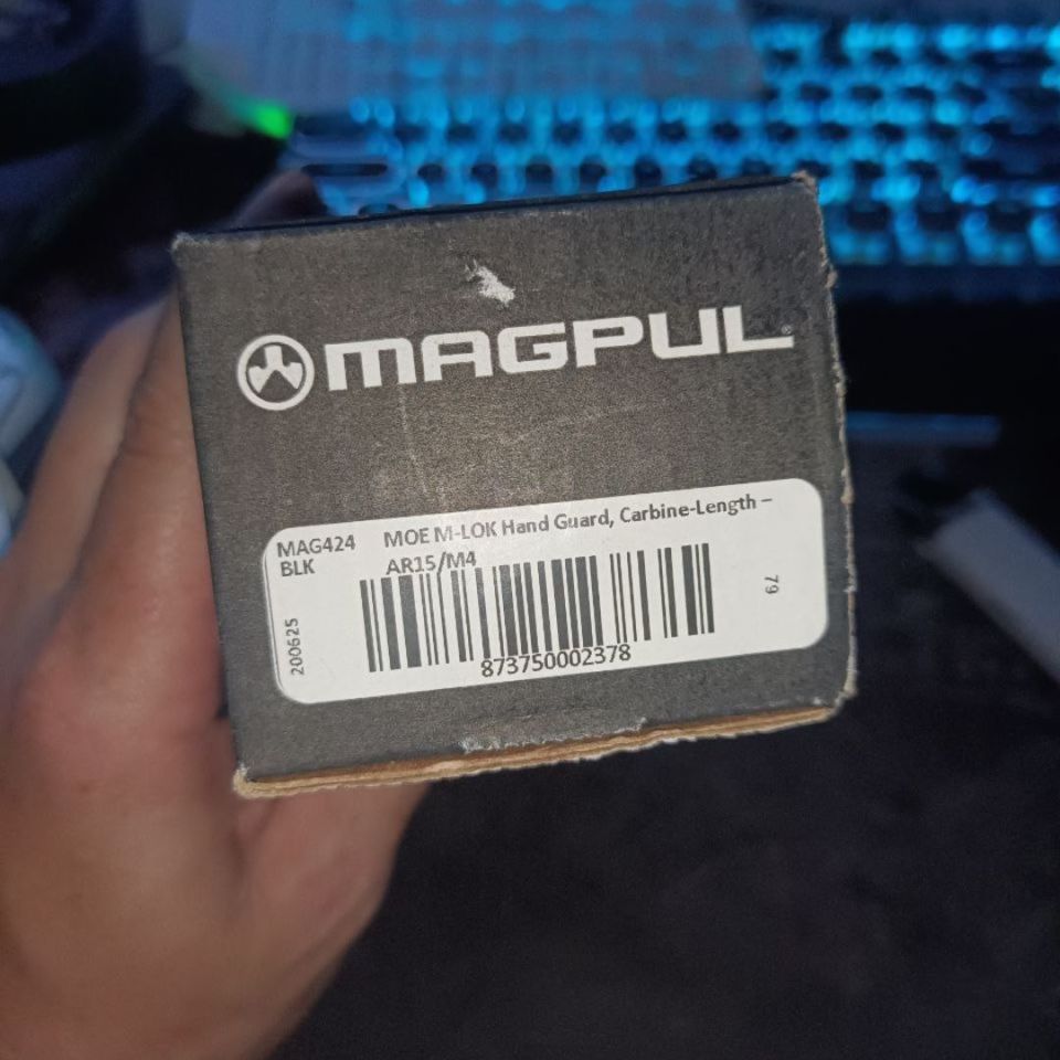 Image 2 - Magpul Hand gaurd