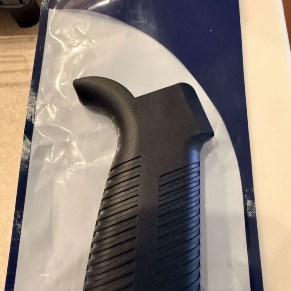 Image 2 - B&T Apc 9/10/45 Pistol Grip 