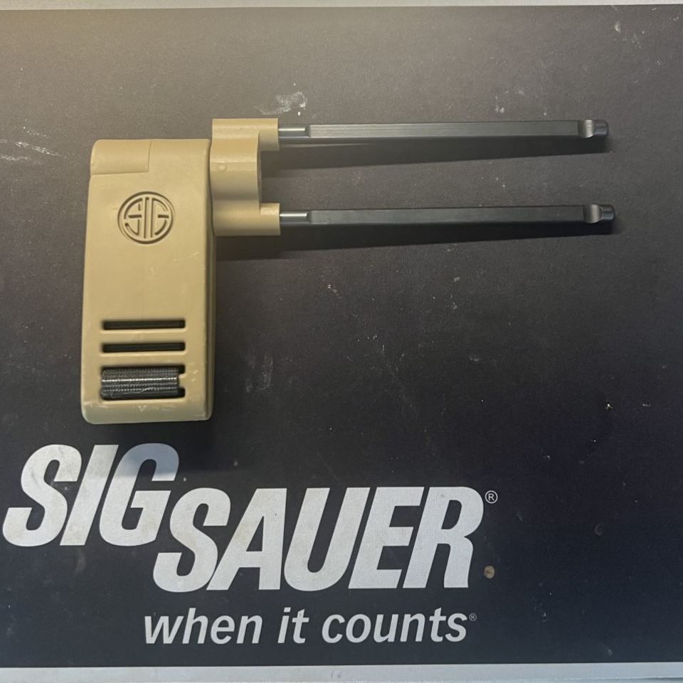 Image 2 - Sig Copperhead retractable 