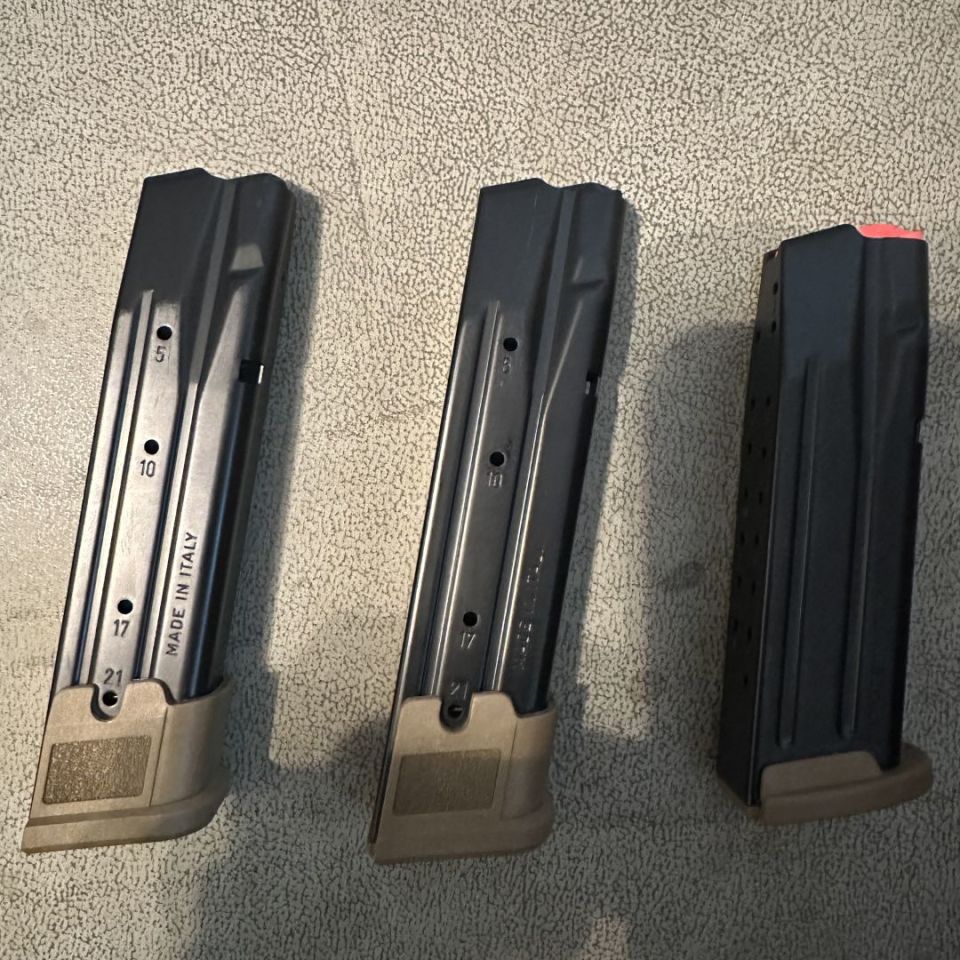 Image 1 - 3x M17 Magazines