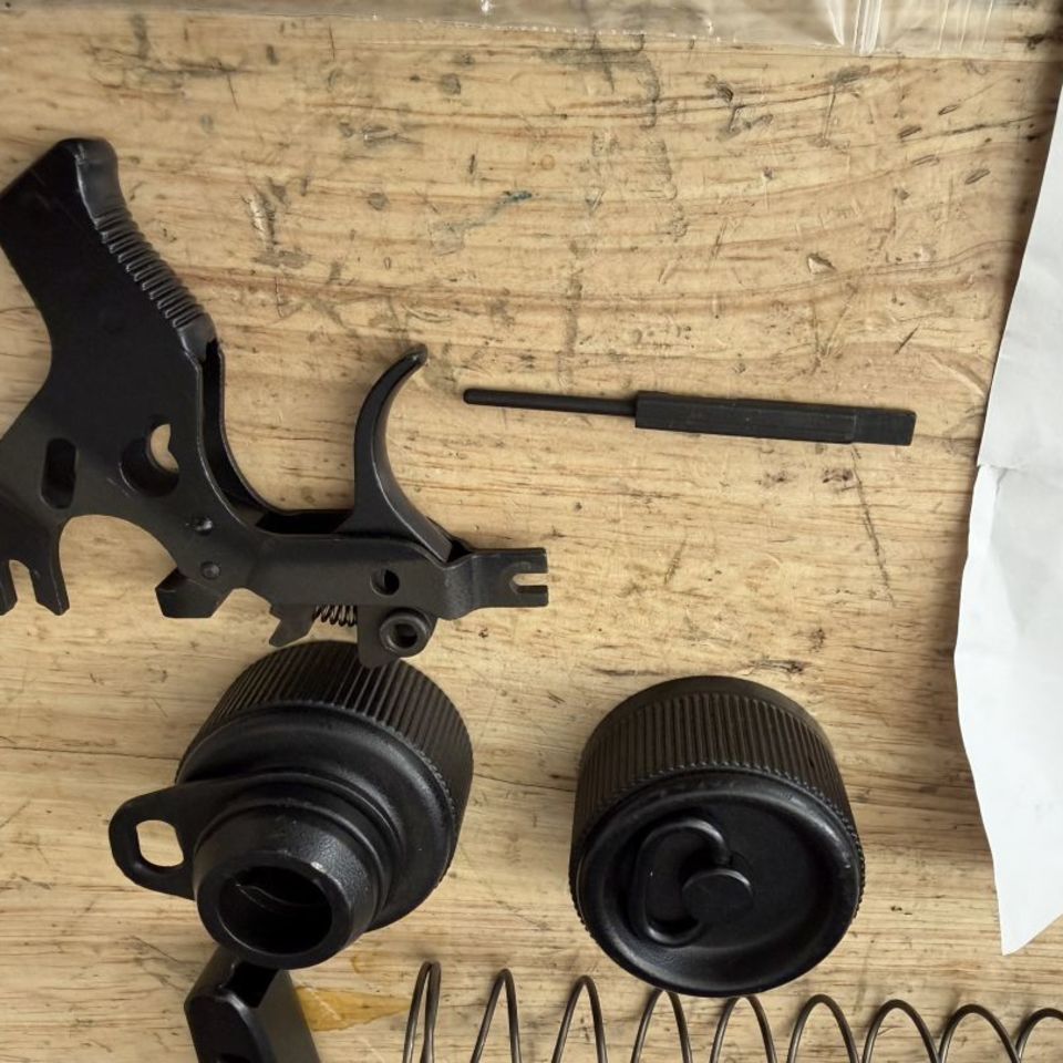 Image 4 - Beretta PM12 SMG parts kit 