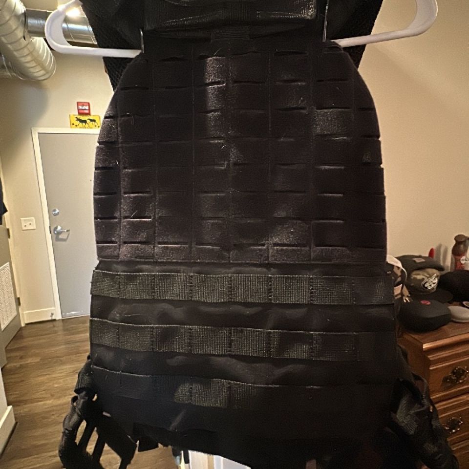 Image 3 - TacTec Plate Carrier w/ triple AR/pistol mag taco