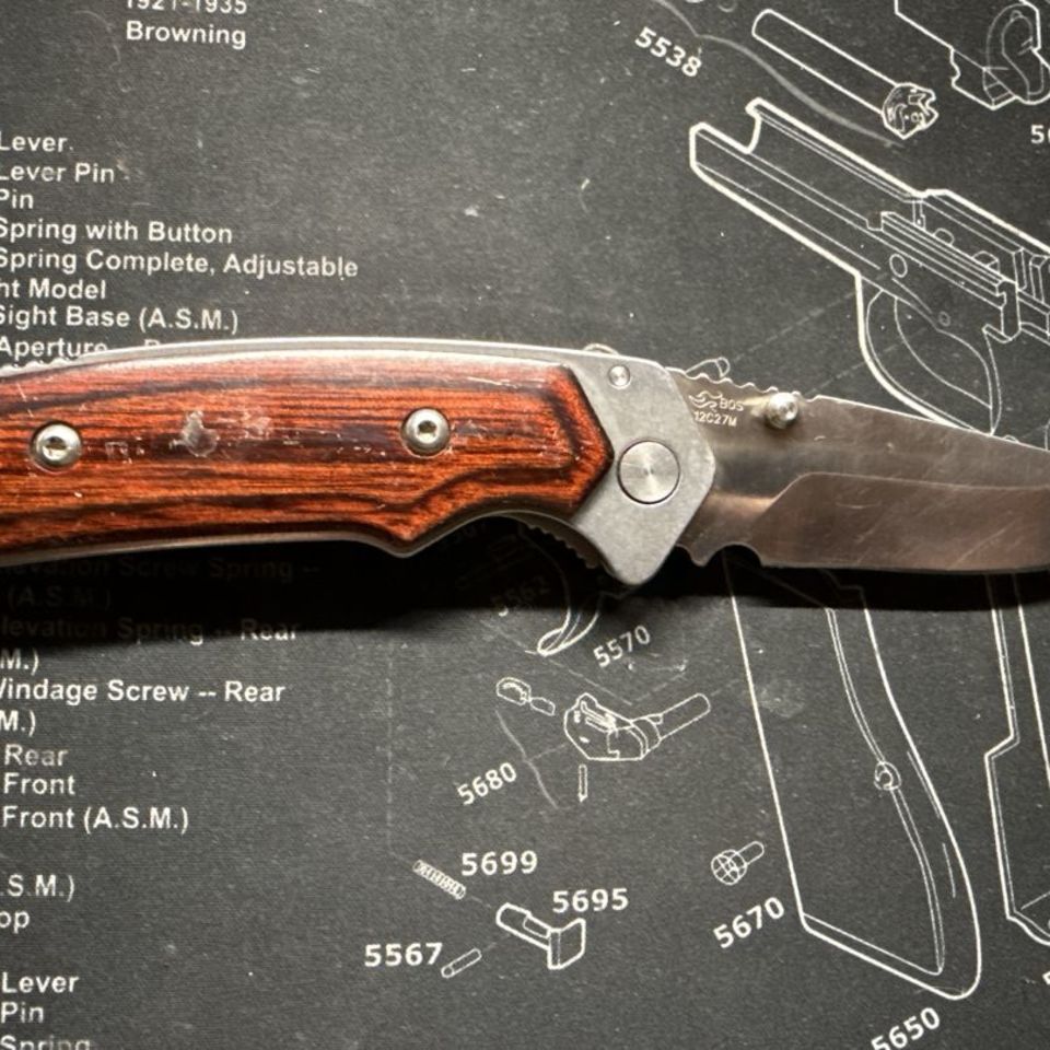 Image 2 - Buck Alpha Hunter Folder