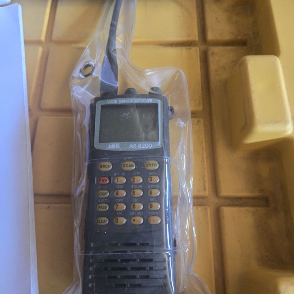 Image 2 - Ar8200 wide-range reciver