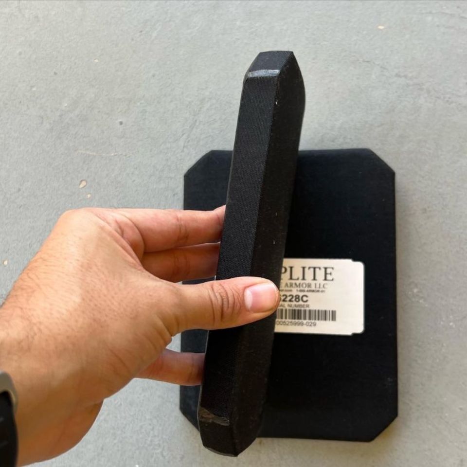 Image 2 - Hoplite 6x8 ceramic plates 