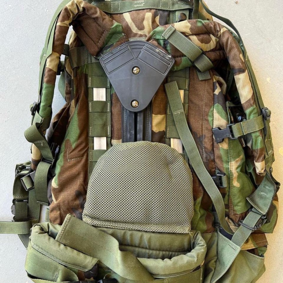 Image 3 - USGI CFP 90 Woodland BDU ruck