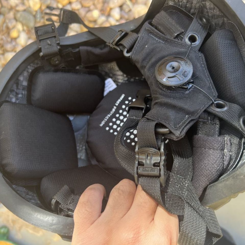 Image 4 - Ceradyne 3M helmet highcut 