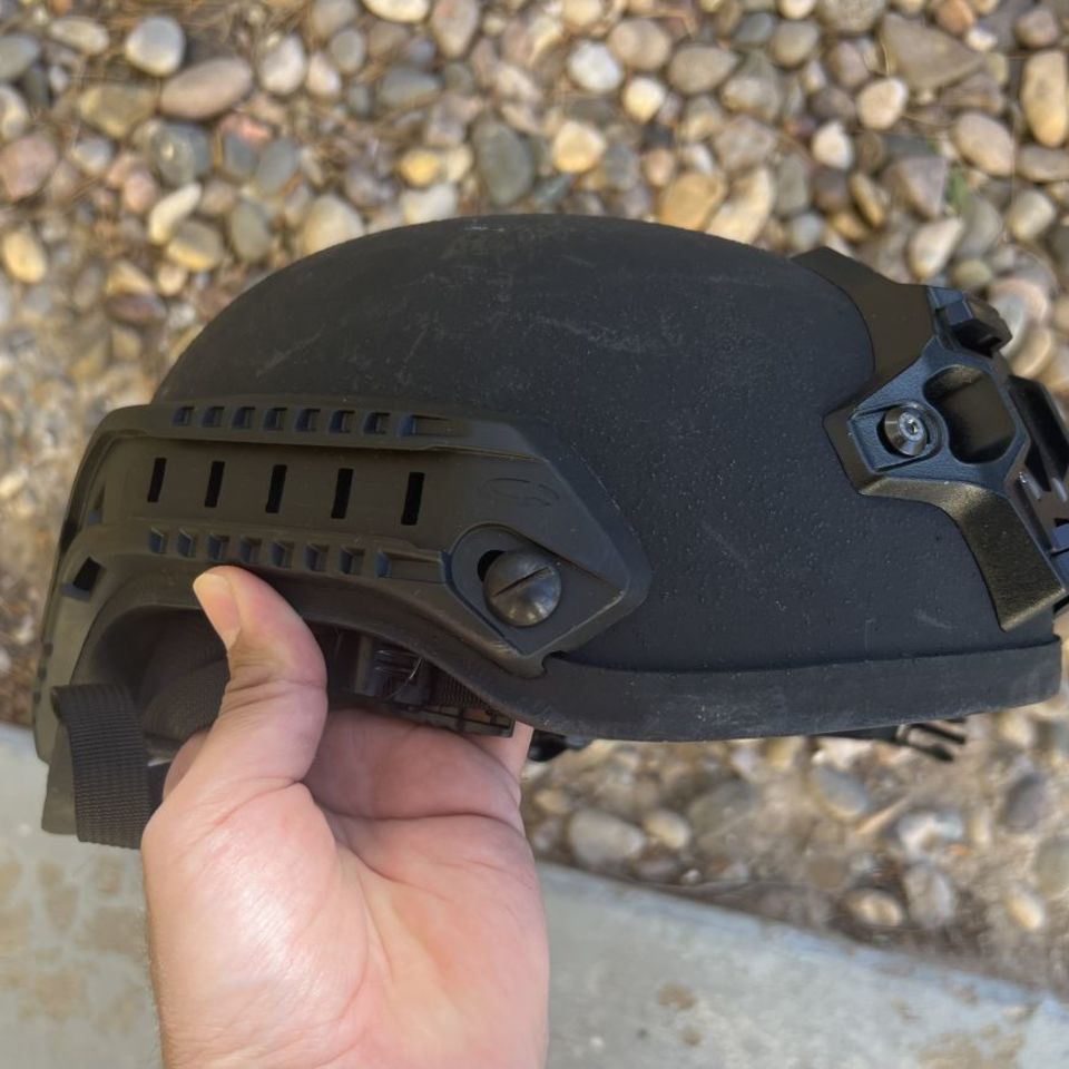 Image 1 - Ceradyne 3M helmet highcut 