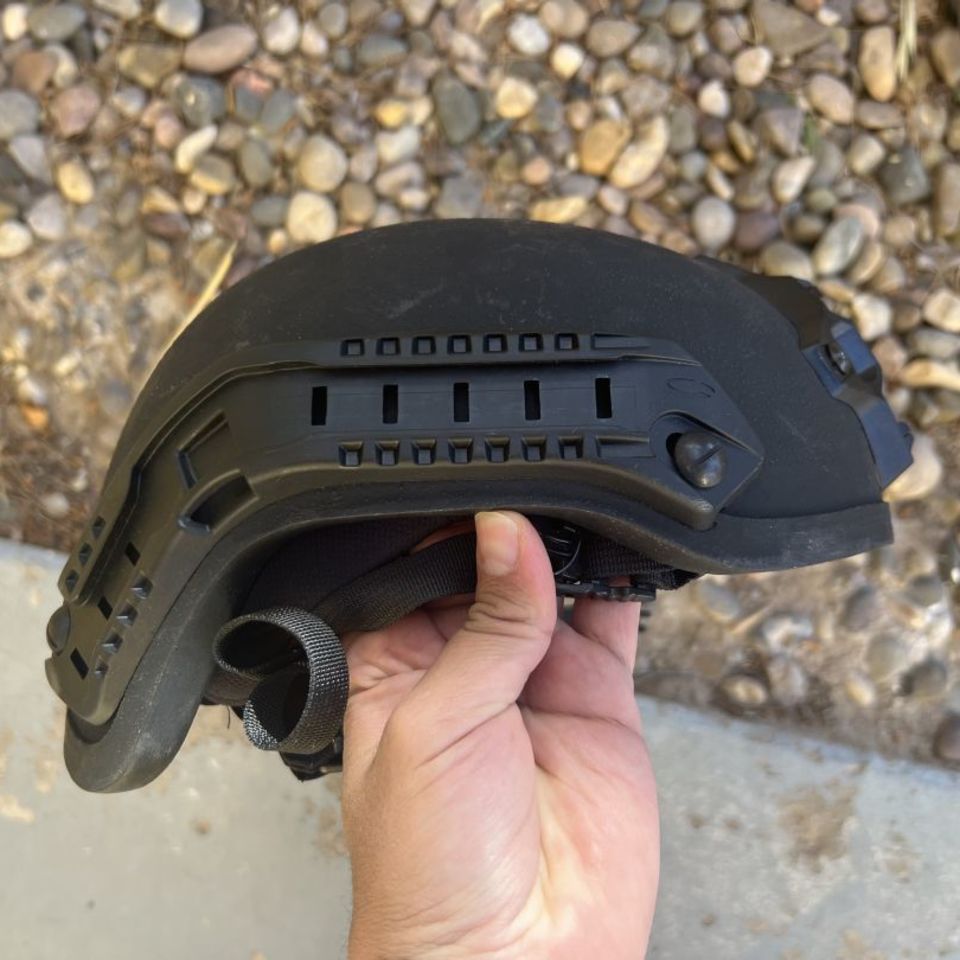 Image 2 - Ceradyne 3M helmet highcut 