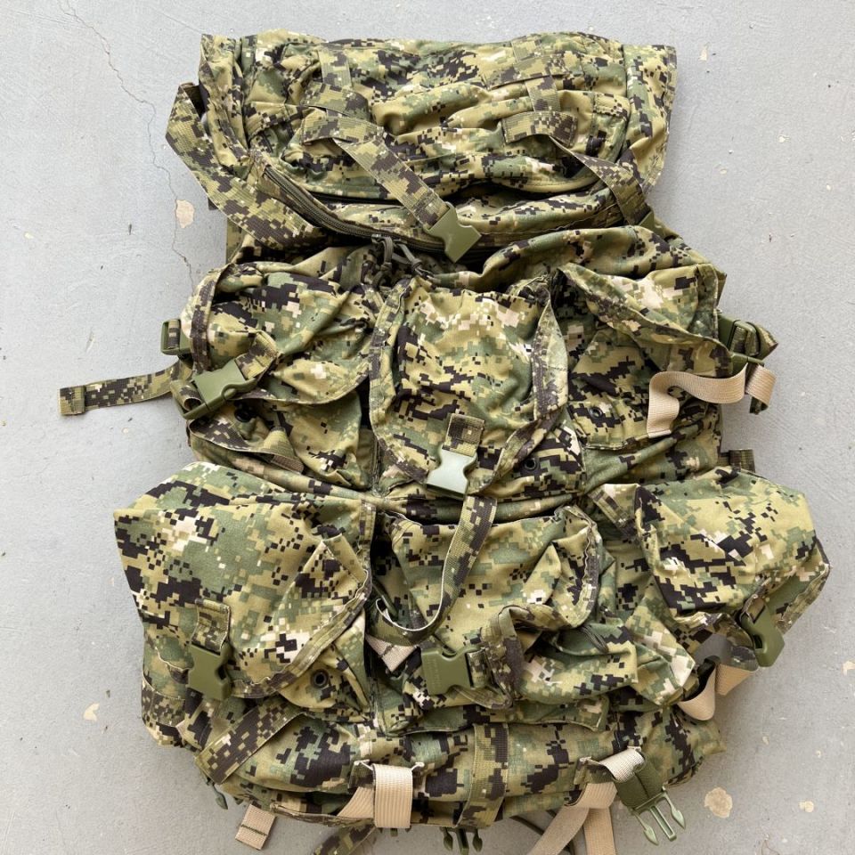 Image 1 - LBT 2657J 8-pocket ruck w/ frame NO TRADES