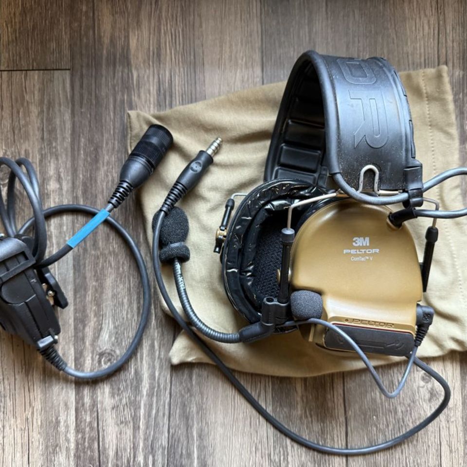 Image 1 - Peltor FDE coyote Comtac V 