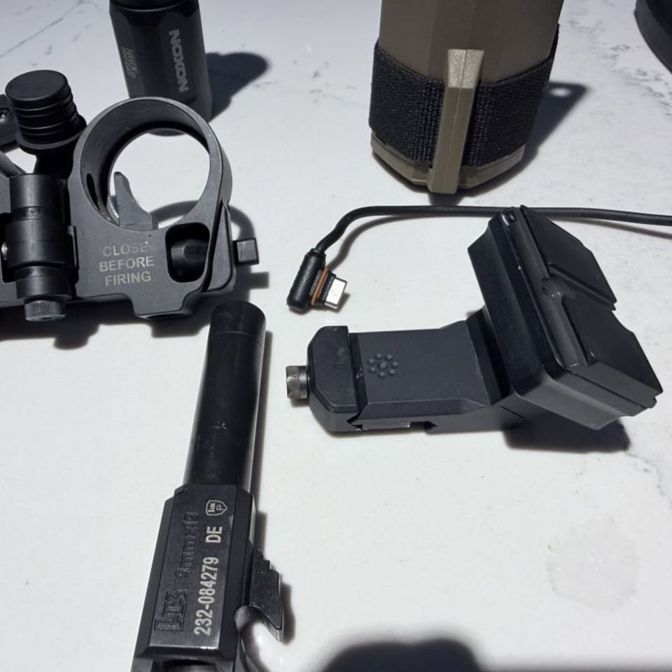 Image 5 - Weapon light and accessories 