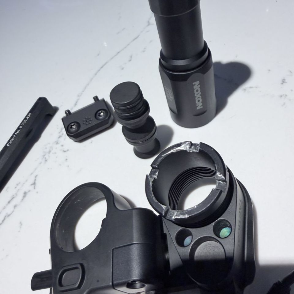 Image 4 - Weapon light and accessories 