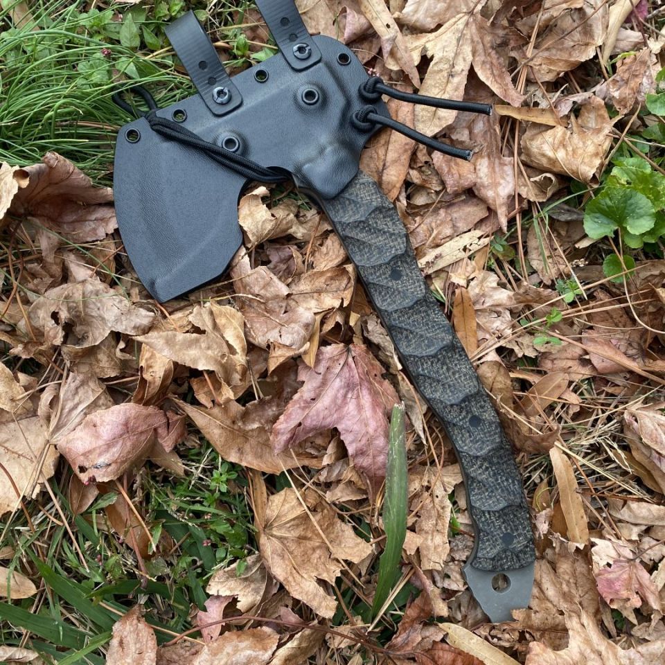 Image 3 - Half Faced Blades Tomahawk