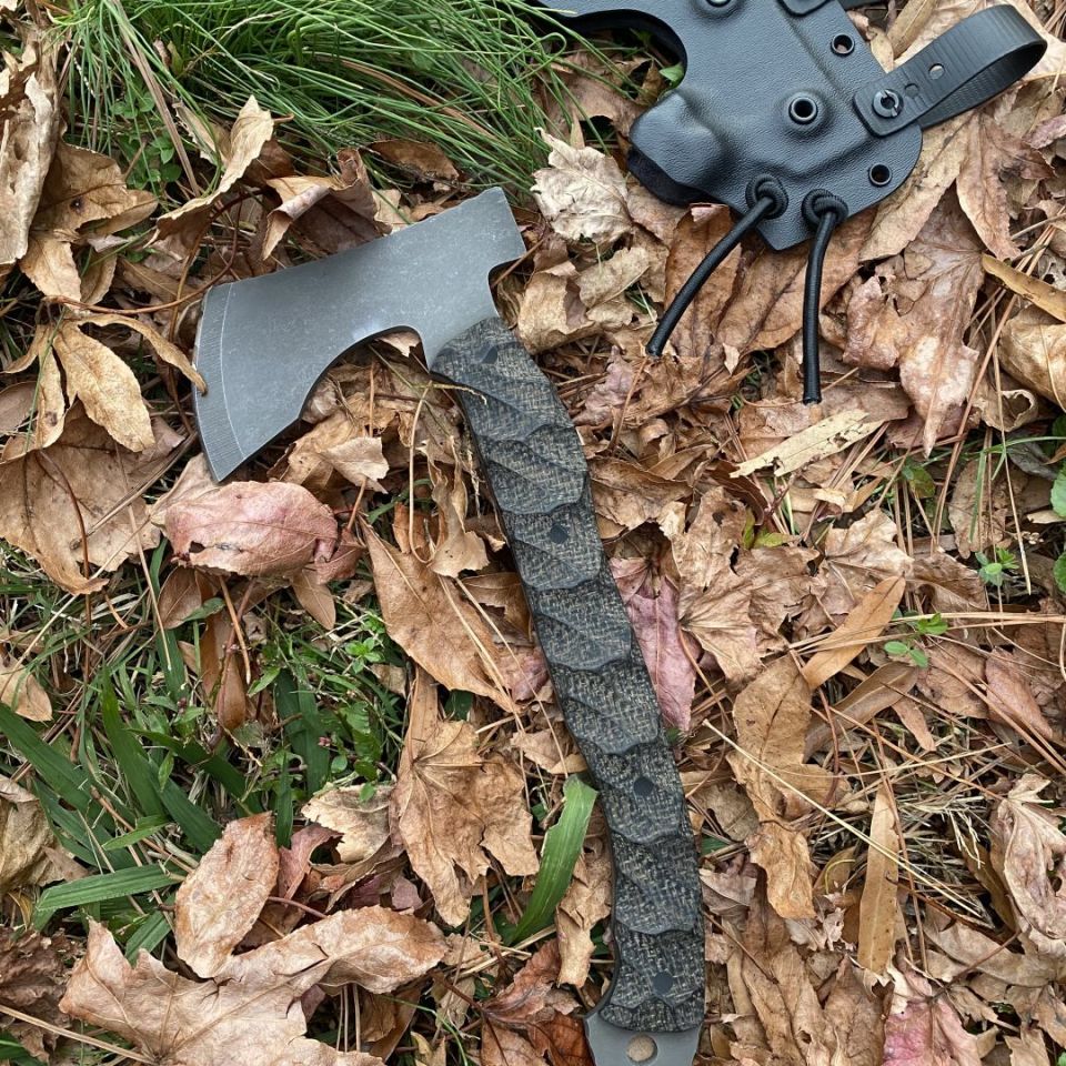 Image 2 - Half Faced Blades Tomahawk