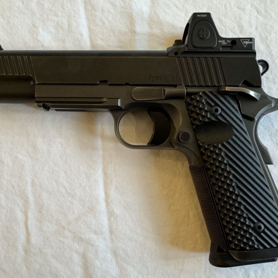 Image 2 - Dan Wesson Specialist 