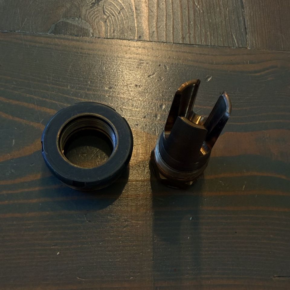 Image 3 - Sr25 flash hider and hub