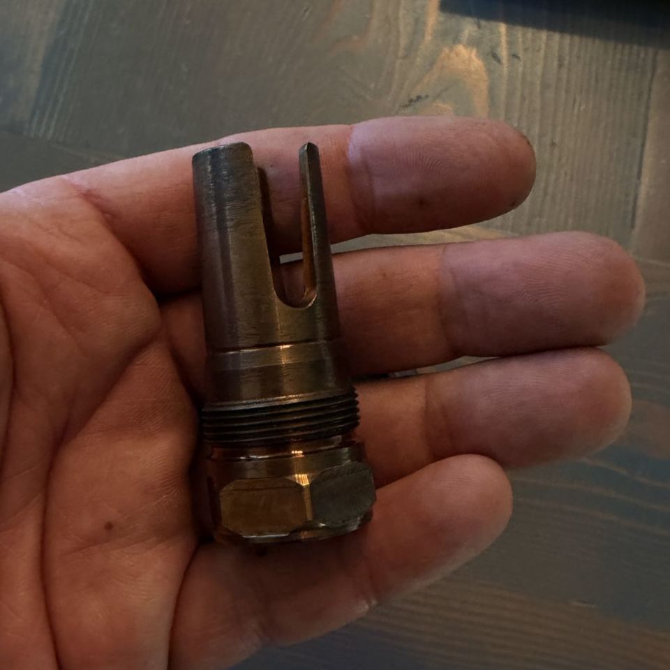 Image 4 - Sr25 flash hider and hub