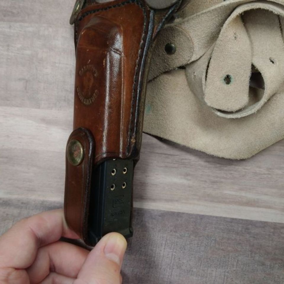 Image 5 - Garrity Glock 26 Holster