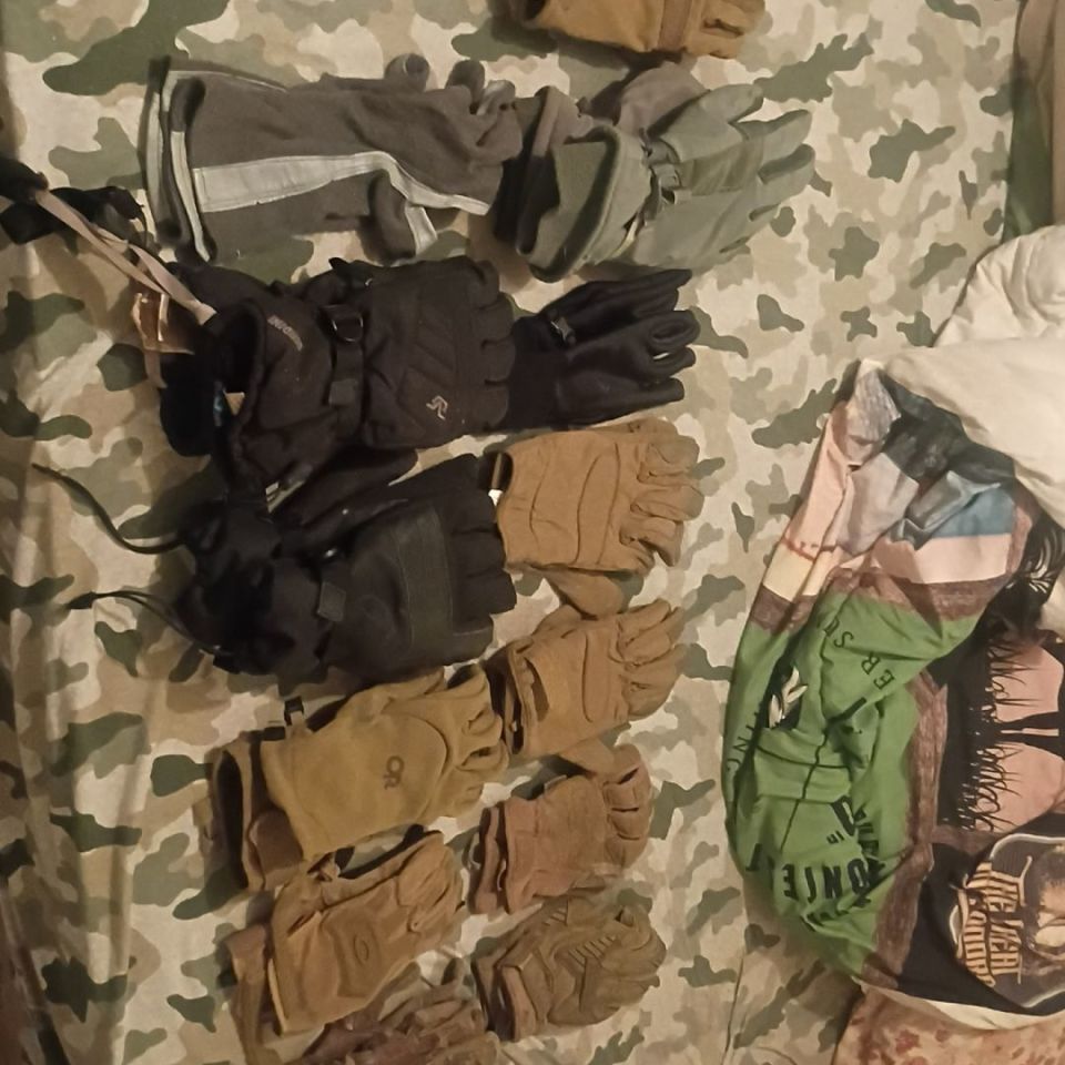 Image 1 - 16 pairs Cold weather/gloves