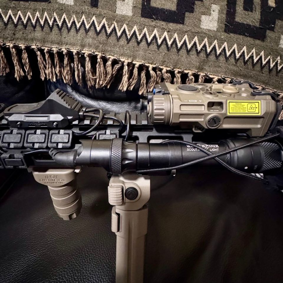 Image 3 - Knight’s Armament SR-15