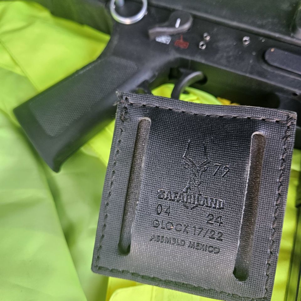 Image 2 - Safariland mag (17/22) pouch