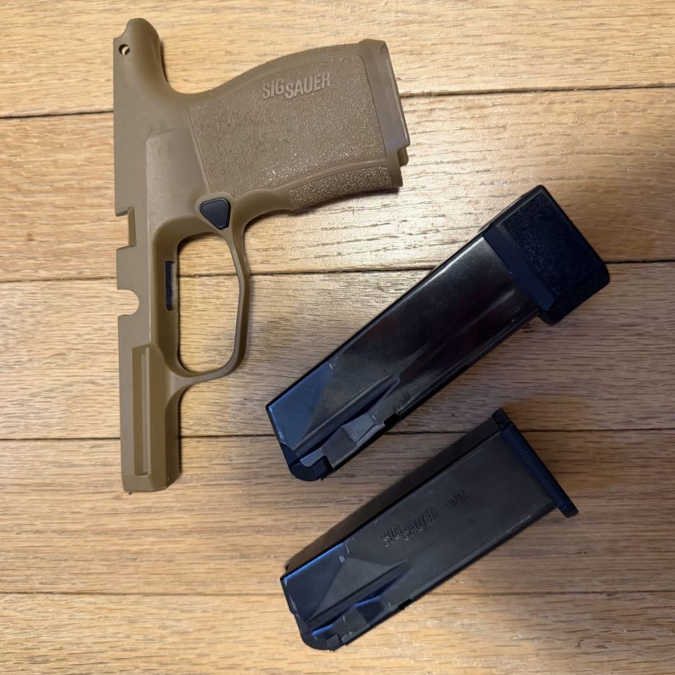 Image 3 - WTS P365 XL w/ extras $750 OBO