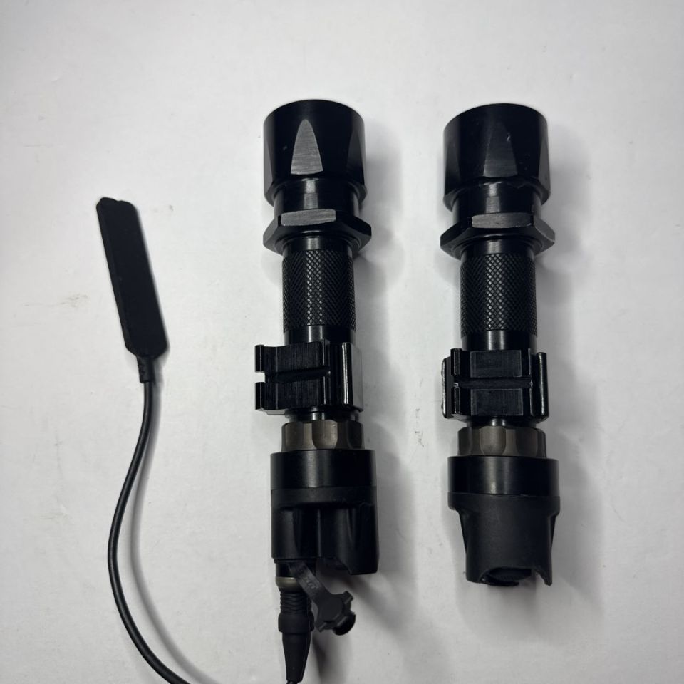 Image 4 - SureFire 660 Flashlight 