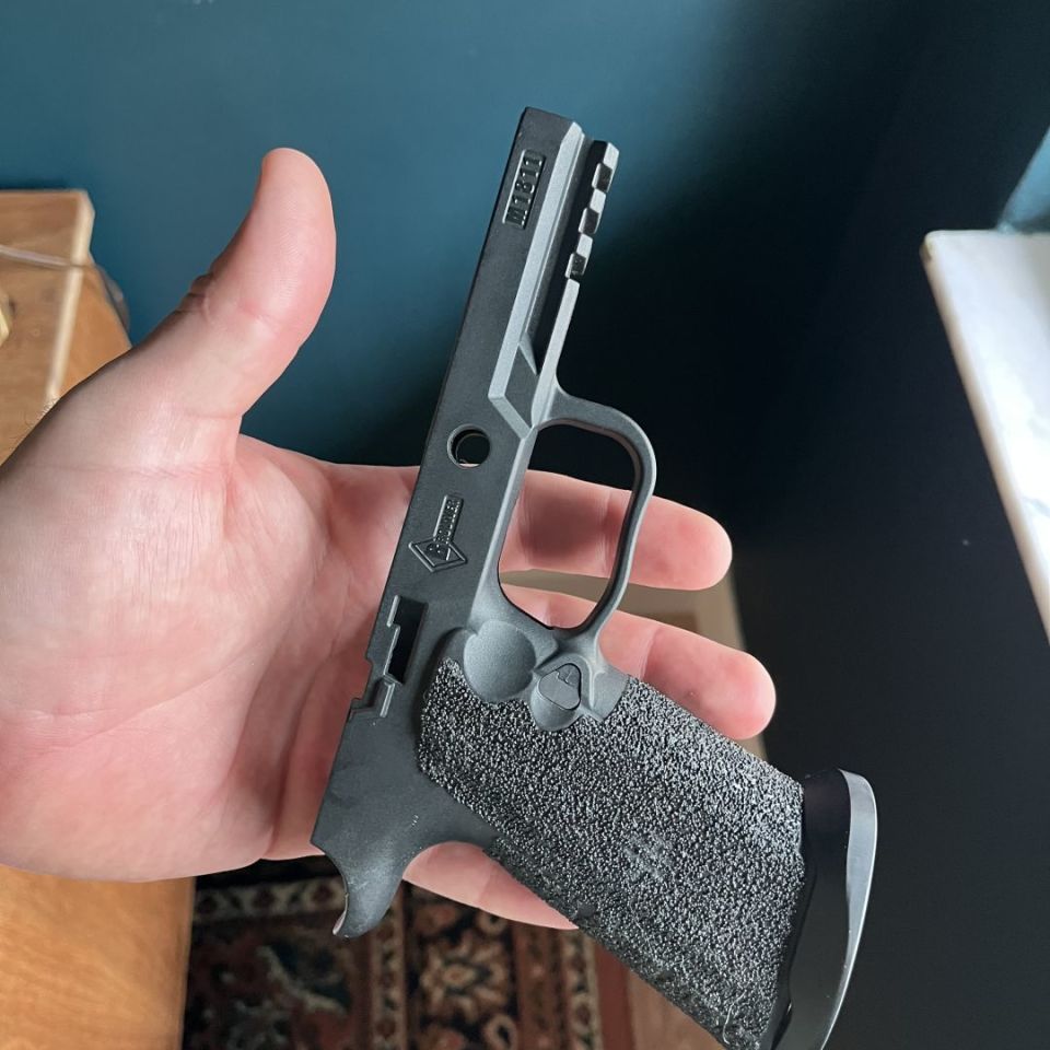 Image 1 - Brouwer M1811 P320 Grip