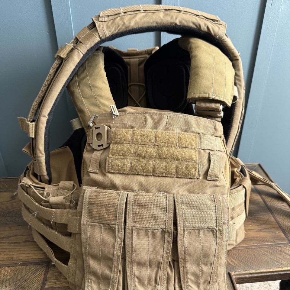 Image 1 - Crye AVS coyote large 