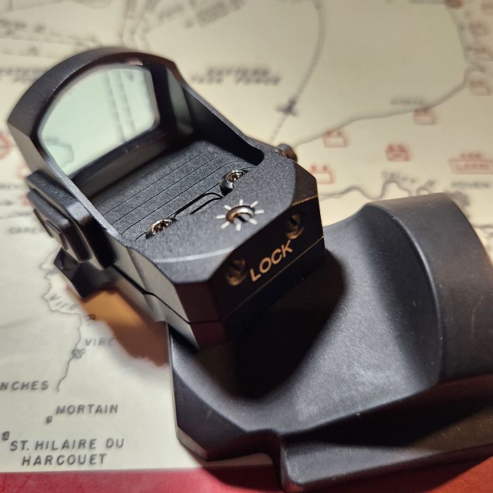 Image 2 - Xoptec rd-04 Elcan red dot