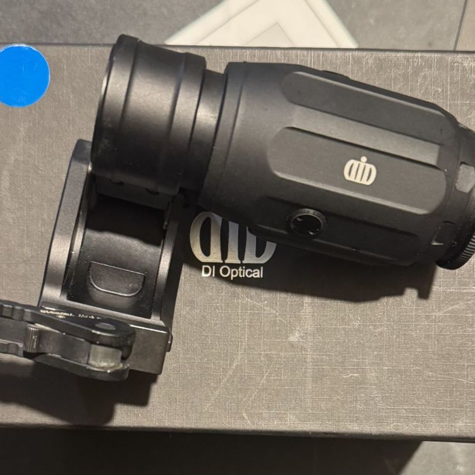 Image 1 - DI Optical 3X magnifier Unity 