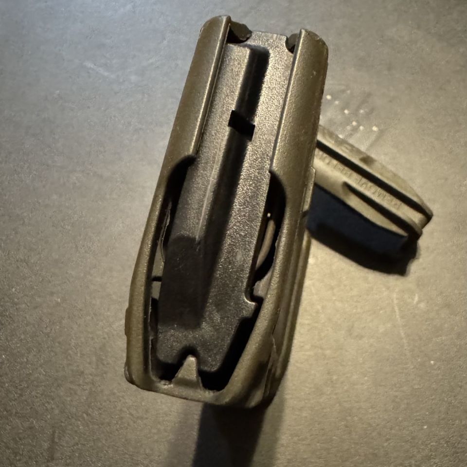Image 3 - Magpul straight 20 rounder