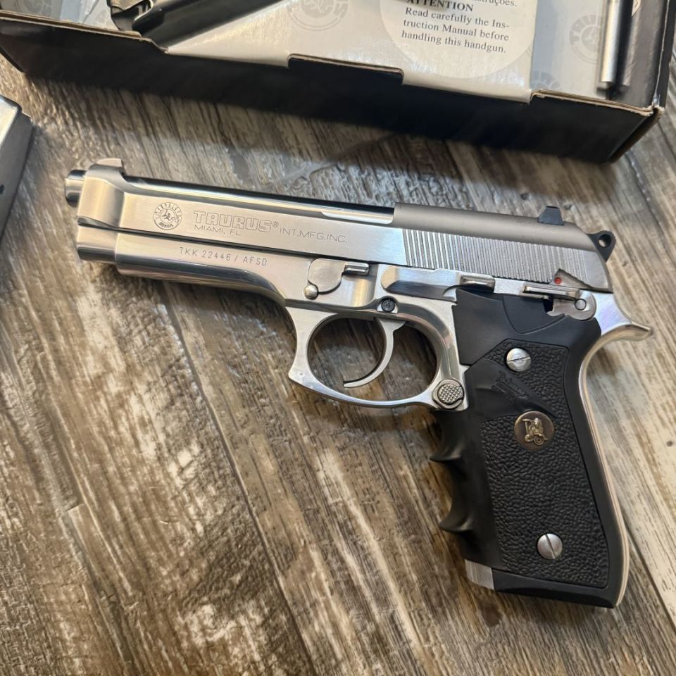 Image 3 - Taurus pt 92 afs 