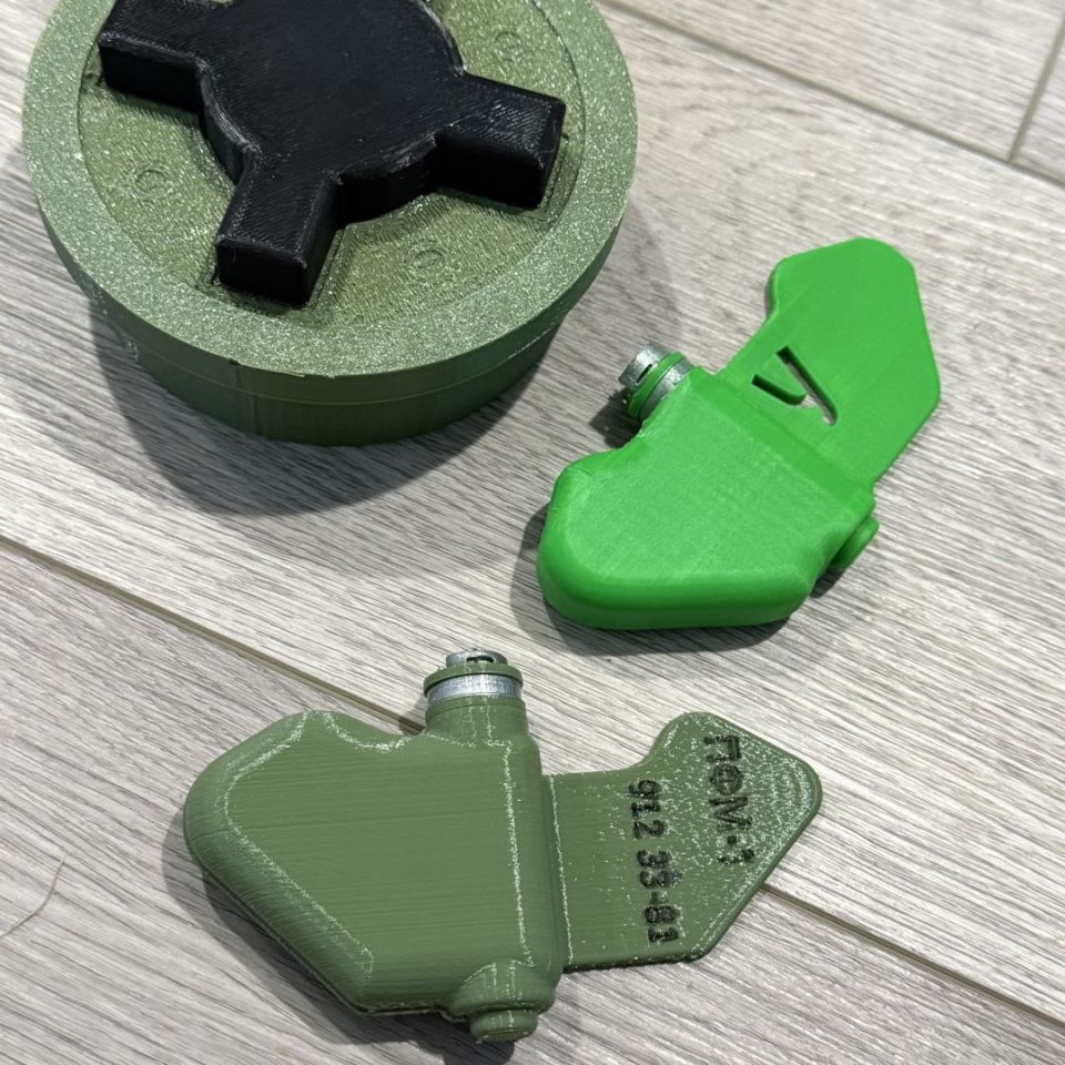 Image 1 - PMN-2  and PFM1 replica 