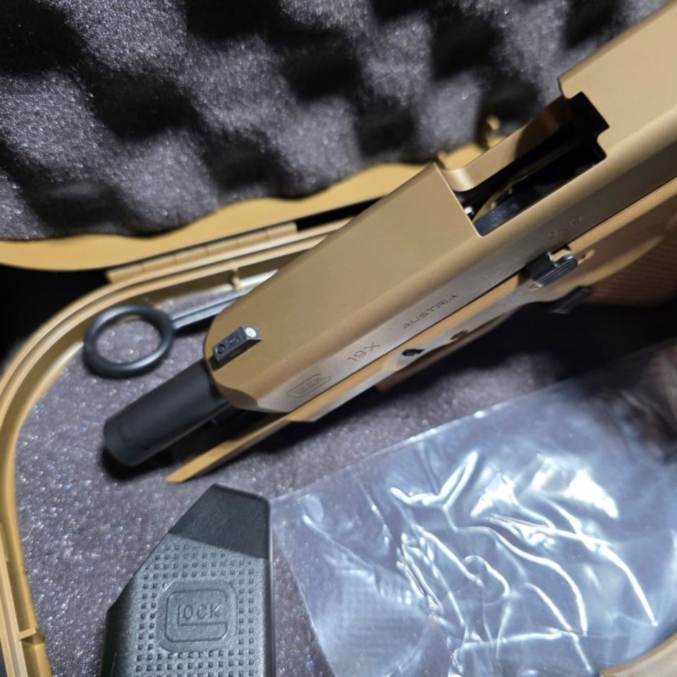 Image 3 - Glock 19x Gen 5.