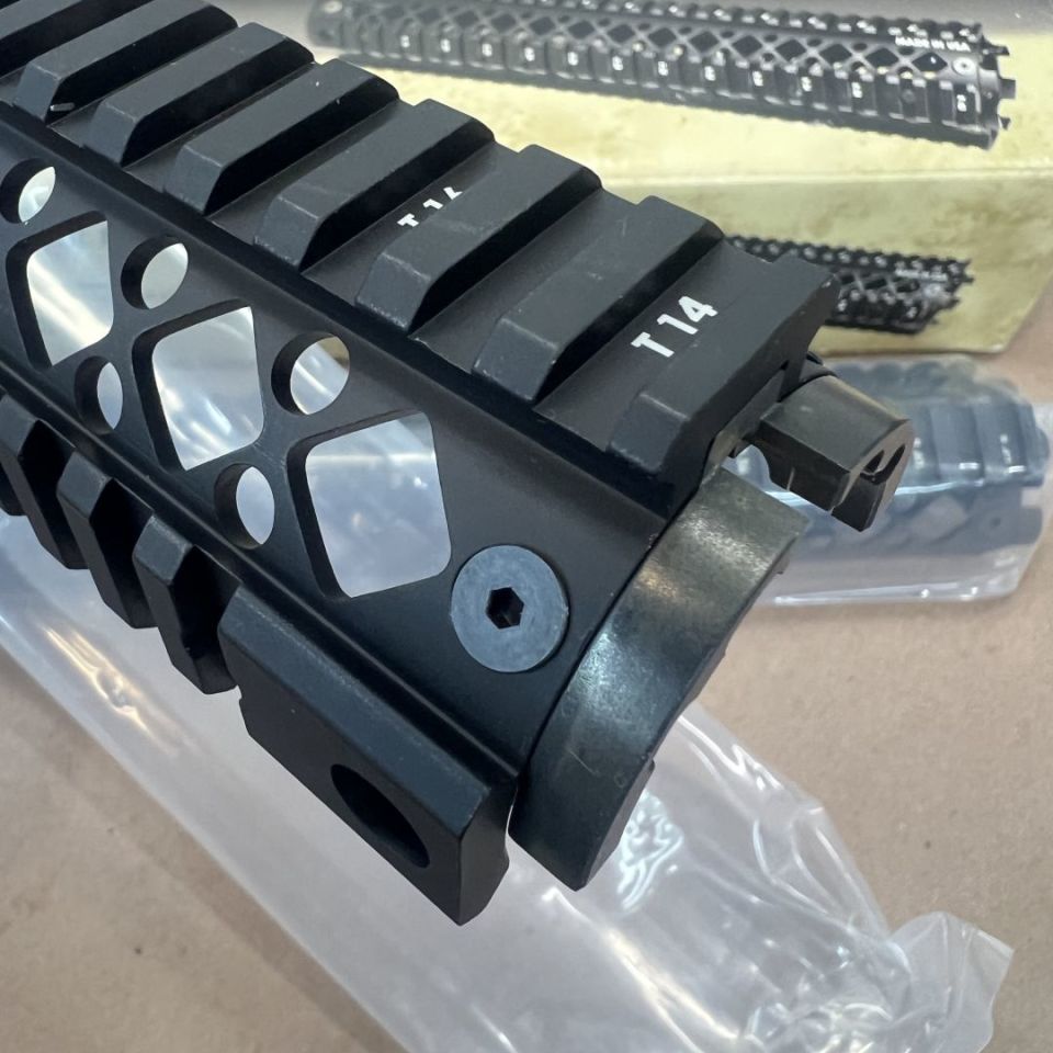 Image 4 - Rifle Length A2 Quad Rail