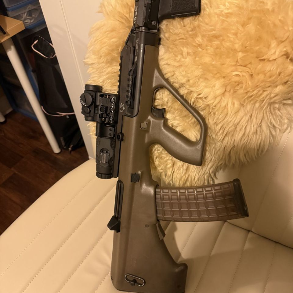 Image 2 - Steyr Aug with accessories 