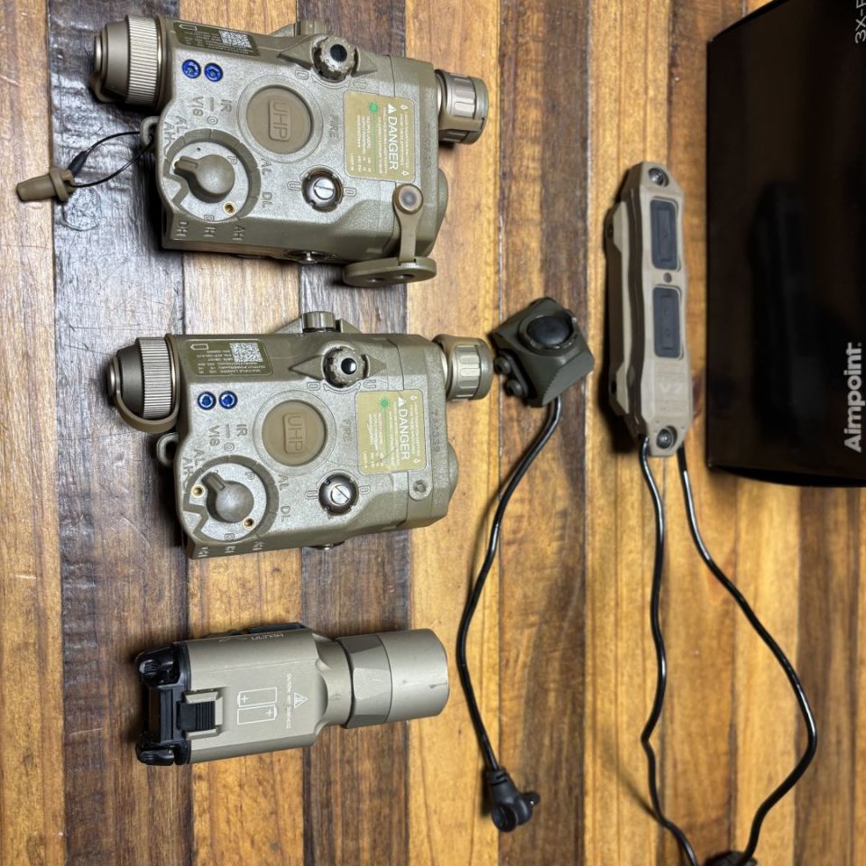 Image 5 - Eotech Aimpoint Surefire Unity