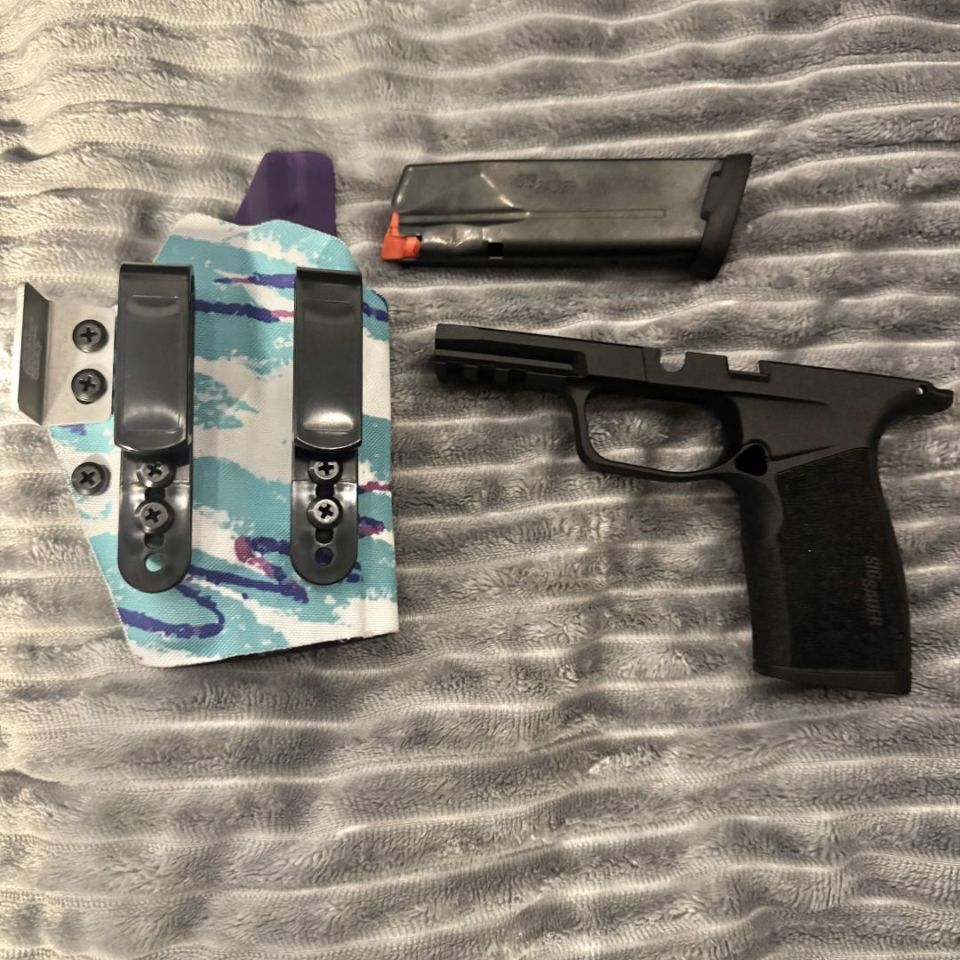 Image 2 - Sigmacro frame/mag And HOLSTER