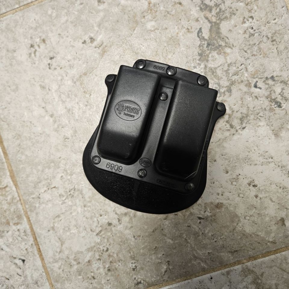 Image 4 - Assorted Pouches/Holsters/Kit