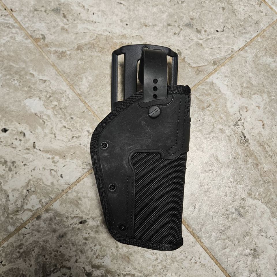 Image 3 - Assorted Pouches/Holsters/Kit