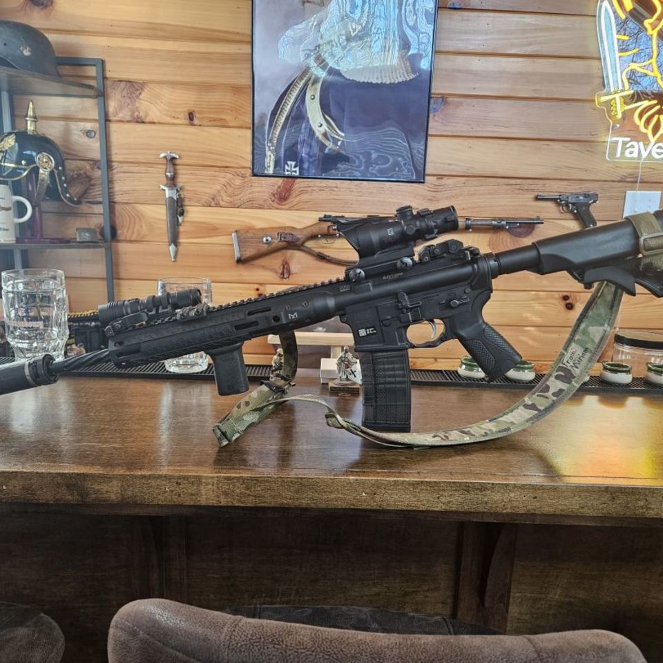 Image 1 - LWRC DI woth ACOG