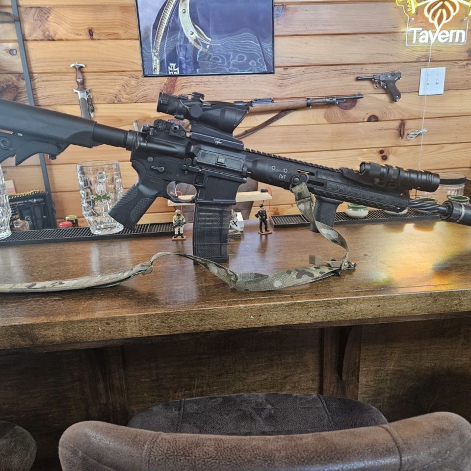 Image 2 - LWRC DI woth ACOG